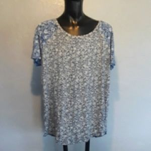 Lucky Brand t-shirt large zipper in back